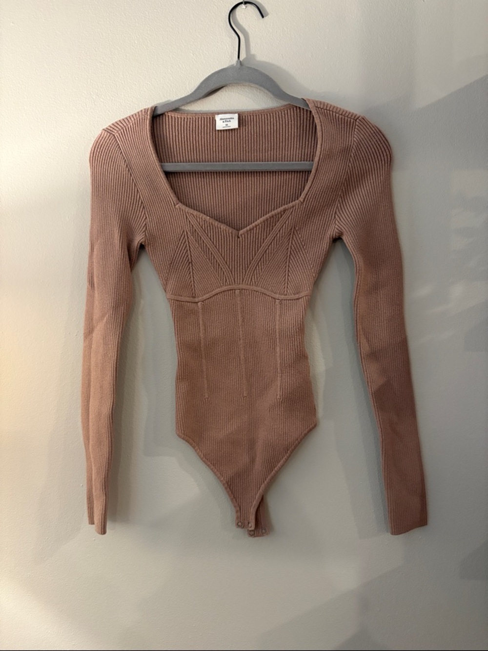 Abercrombie & Fitch Ribbed Long-Sleeve Bodysuit in Dusty Rose